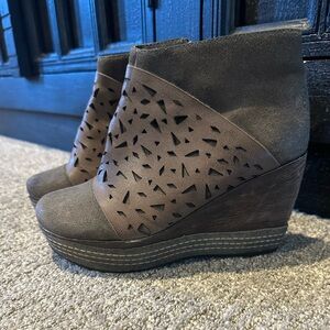 Antelope Wedge Bootie Sz 37/6